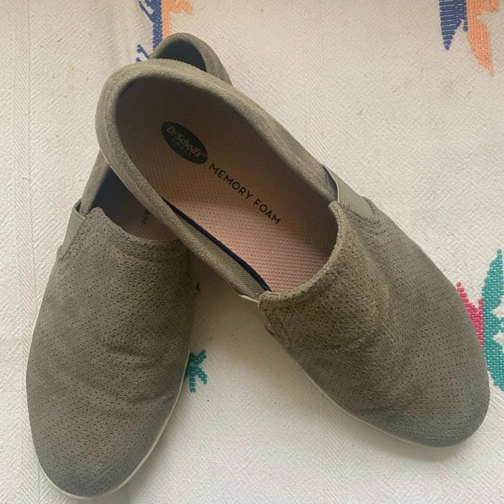Dr Scholls sage green perforated suede leather slip ons, Size 8.5
